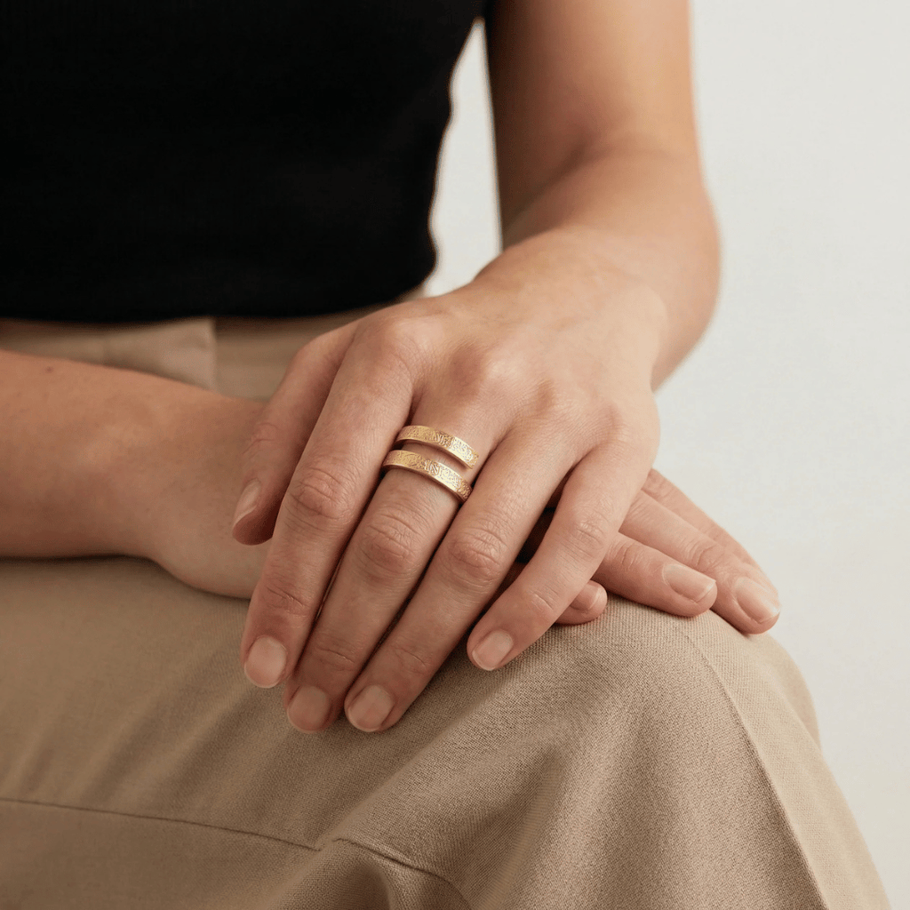Lunavelle™ - Eleganter Ring mit Gravur und Kalligraphie