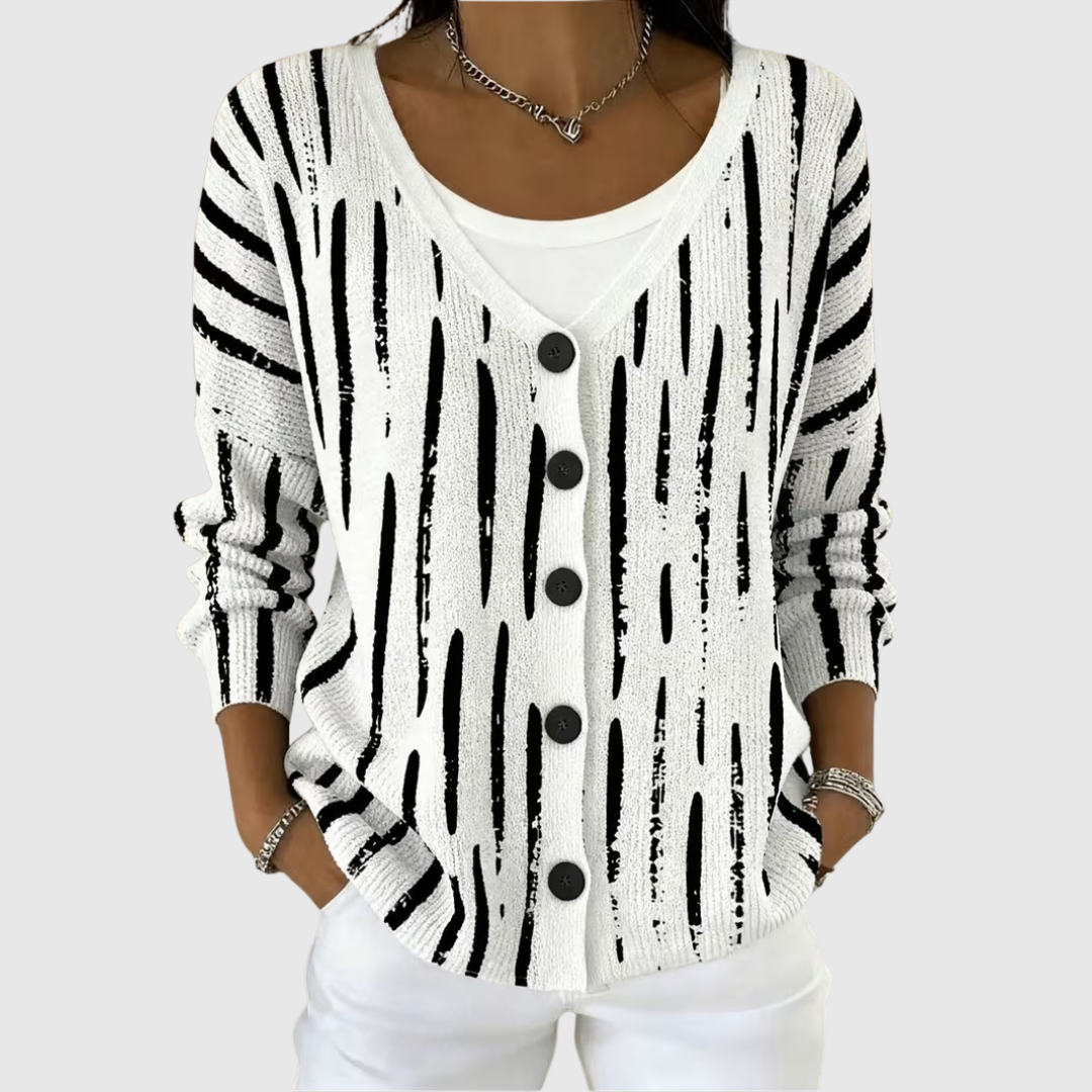 Leonora | Strickjacke mit Knopfdetails