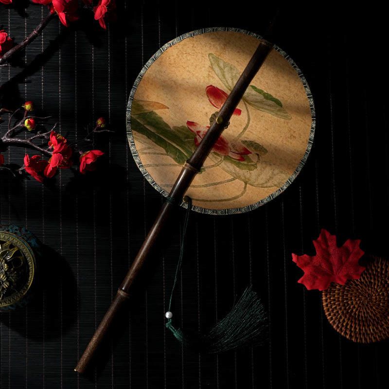 Handgemachter Fächer mit Buddha-Steinen und Blumenmuster – Pfirsich, Loquat, Kranich und Schmetterling – Langer lila Bambusgriff, tragbar und biegsam
