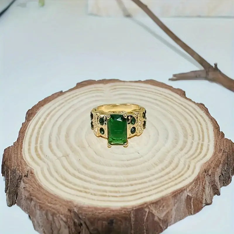 Aveline Verdara Gold Ring