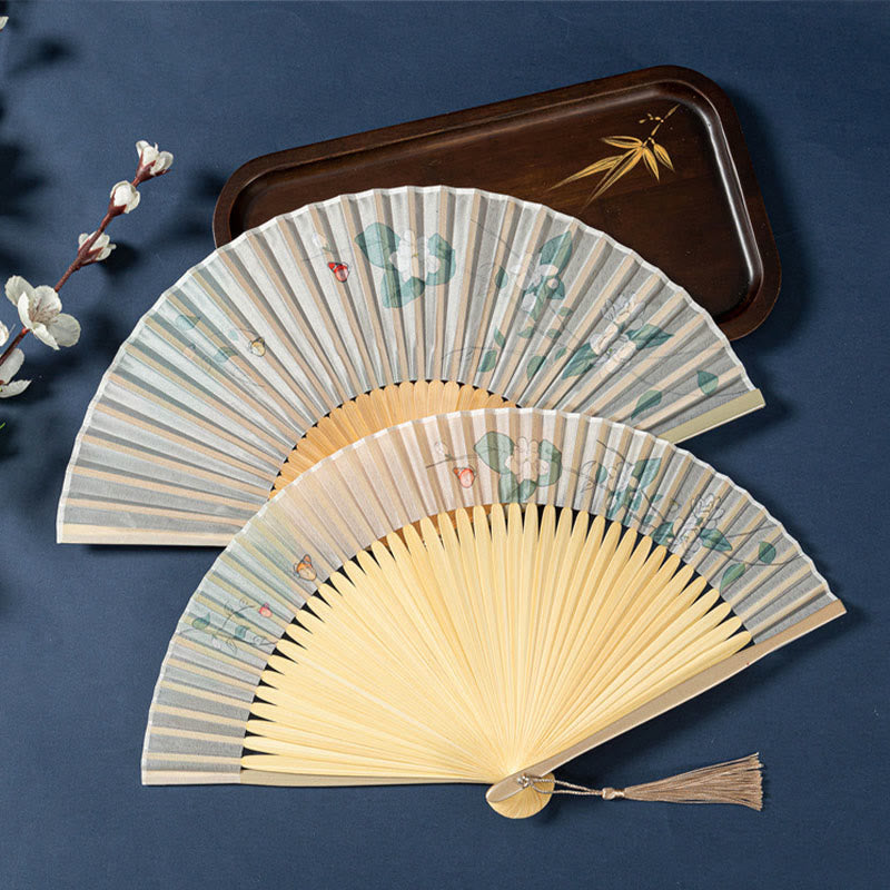 Faltbarer Handfächer aus Seide und Bambus mit Buddha-Motiven, Lotus, Begonie, Blume und Jasmin – 21 cm