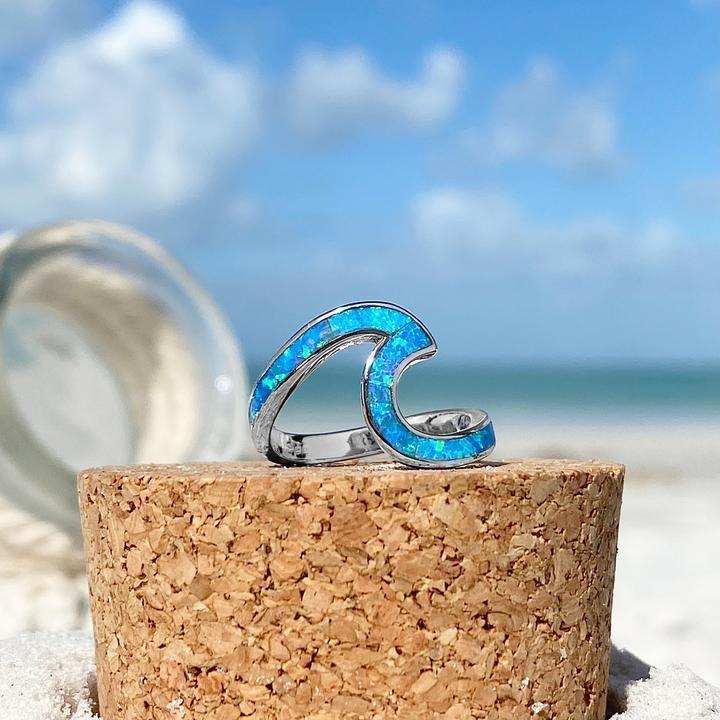 Silberner Wellenring mit Opal