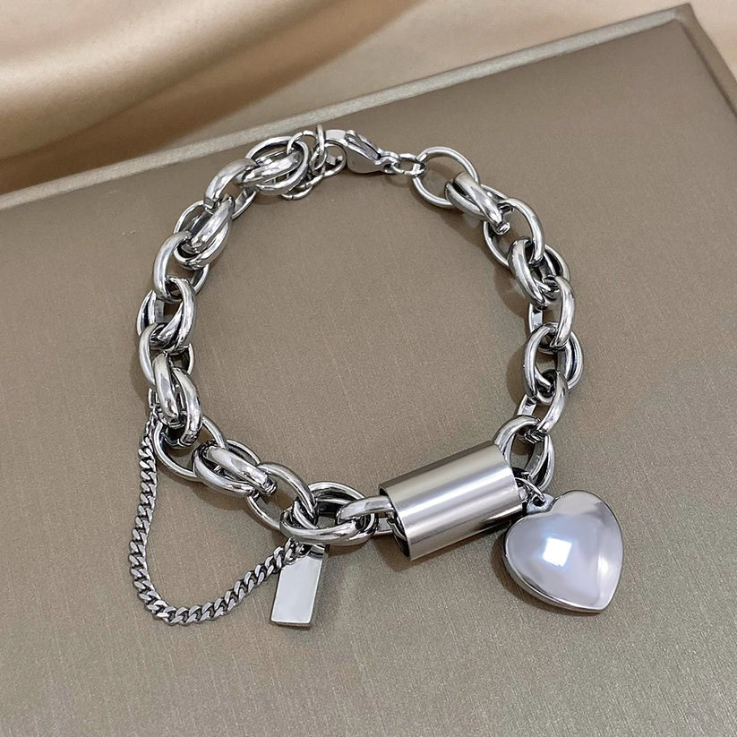 Charm-Armband mit goldenem Herz