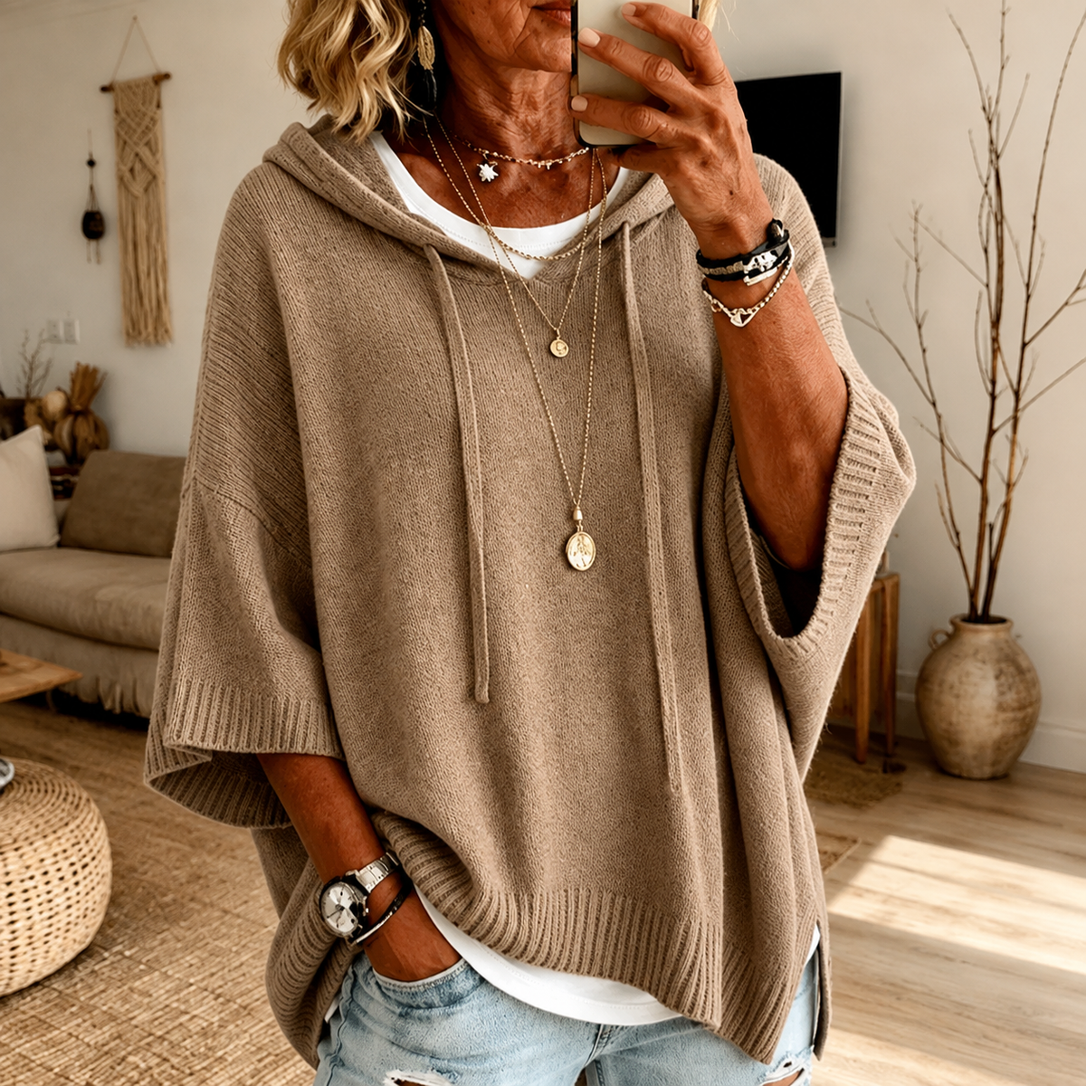 Madi – Pull poncho taupe douillet
