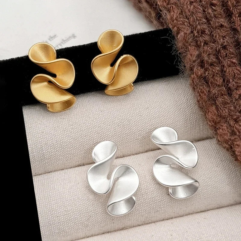 Blumenohrringe aus Silber und 18K Gold