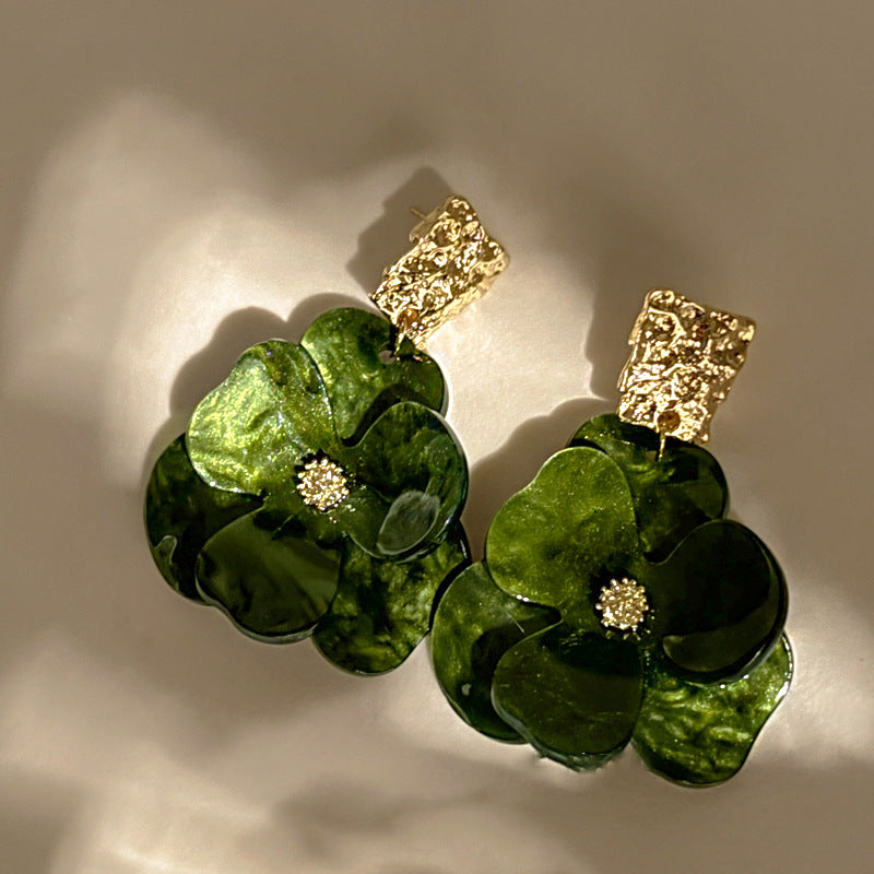 Farbenfrohe Boho-Blumenohrringe