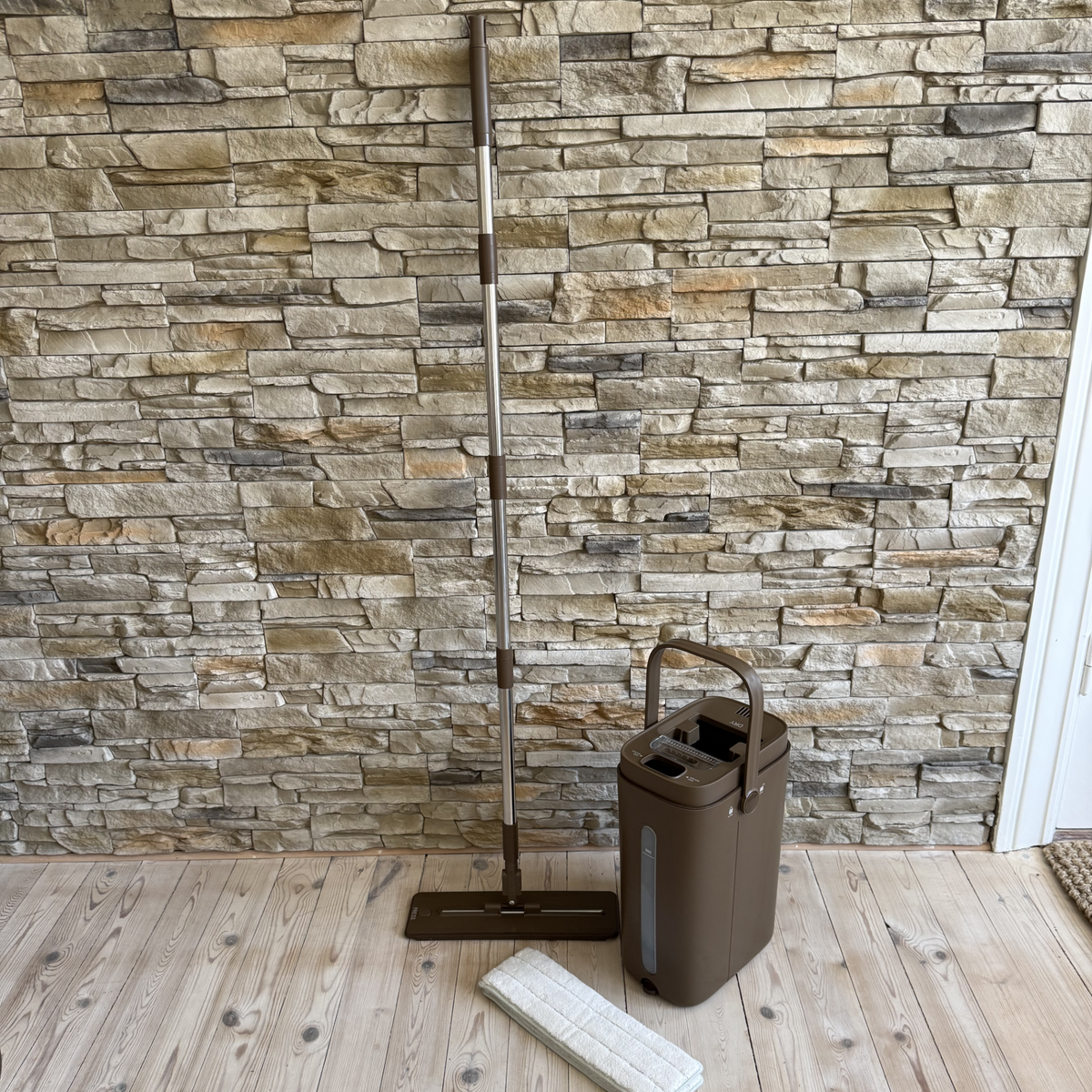 Clean Water Mop™ — The Mop That Keeps Dirty Water Separate