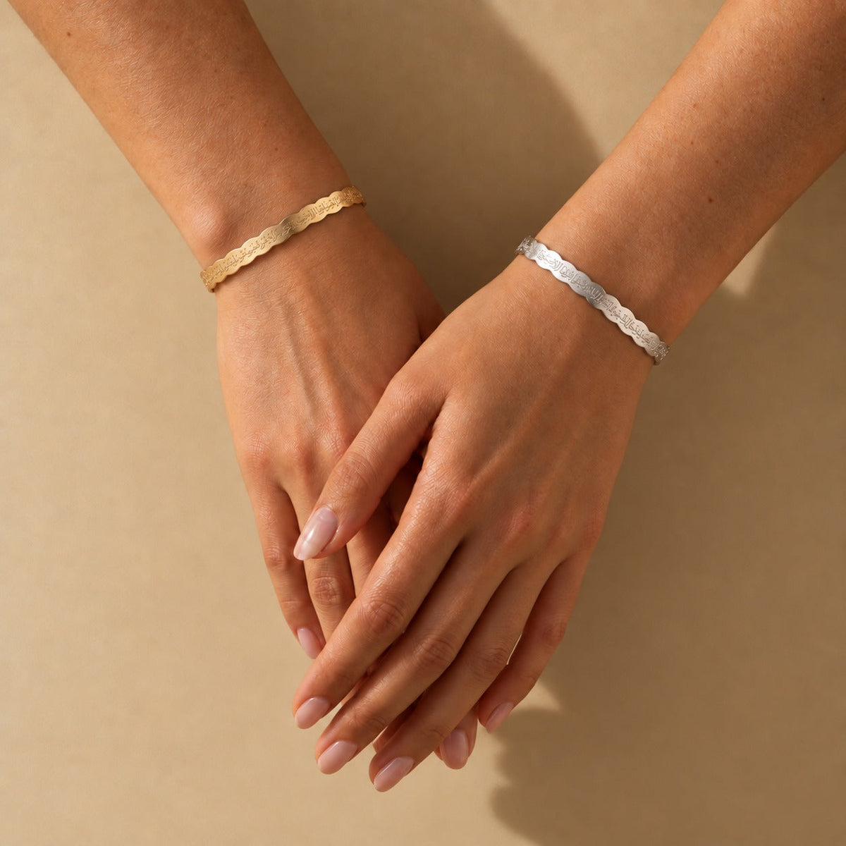 Nerelina™ - Elegantes Armband mit kalligrafischem Design