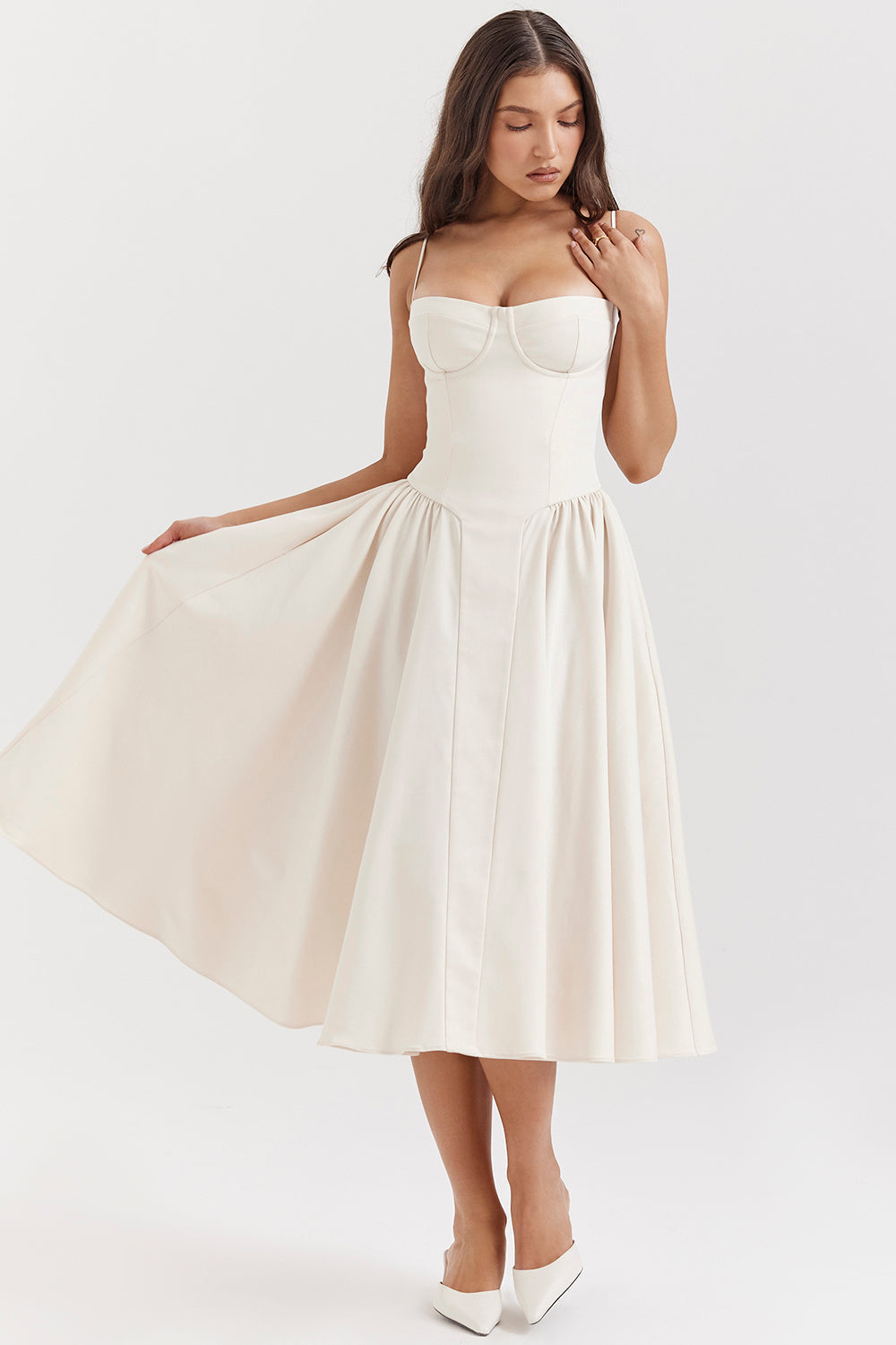 "NOVA | Korsettkleid" can be rewritten as "NOVA | Korsett Dress".