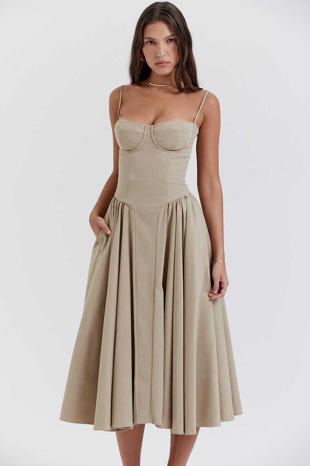 "NOVA | Korsettkleid" can be rewritten as "NOVA | Korsett Dress".