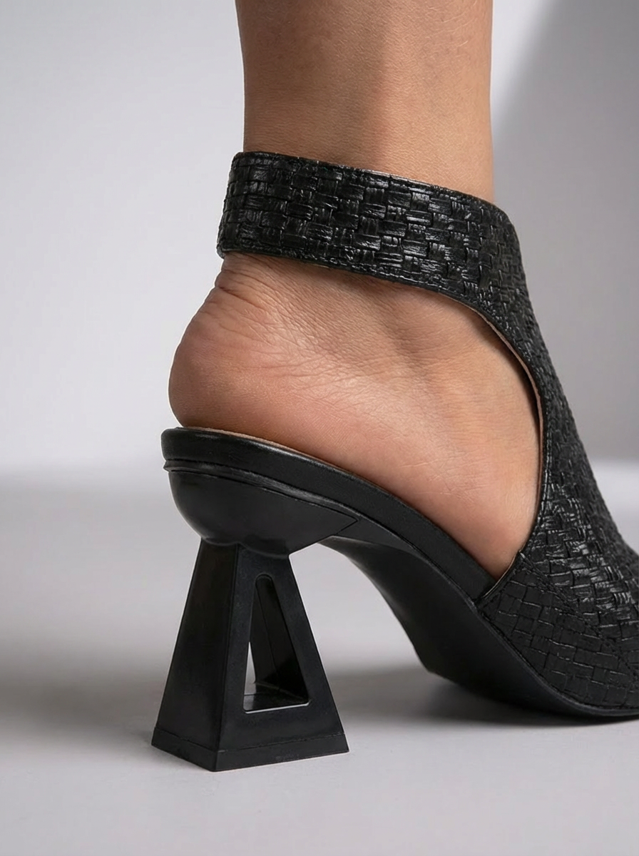 Elira™ | Elegante geflochtene Pumps mit Skulpturenabsatz